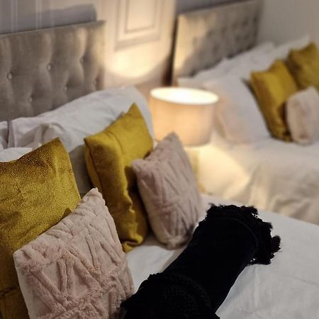 Shm Stays Leicester. Newly Renovated!! 15 Min Drive From City Centre, University. 9 Min Drive To Leicester City Stadium, 5 Min Drive To M1 & M69. 2 Min Walk To Bus Stop. エクステリア 写真
