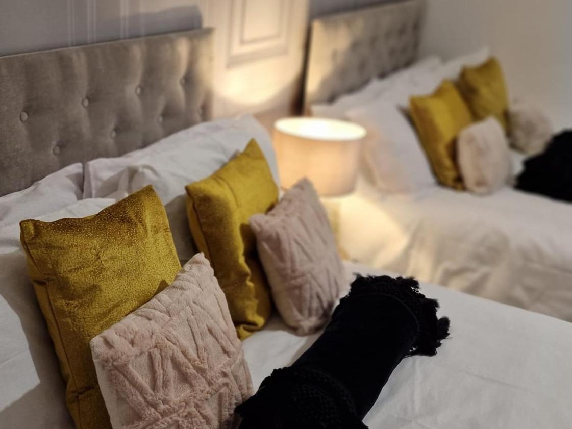 Shm Stays Leicester. Newly Renovated!! 15 Min Drive From City Centre, University. 9 Min Drive To Leicester City Stadium, 5 Min Drive To M1 & M69. 2 Min Walk To Bus Stop. エクステリア 写真
