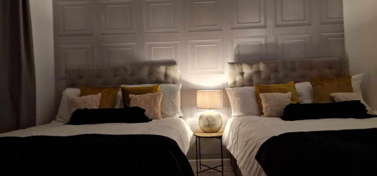 Shm Stays Leicester. Newly Renovated!! 15 Min Drive From City Centre, University. 9 Min Drive To Leicester City Stadium, 5 Min Drive To M1 & M69. 2 Min Walk To Bus Stop. エクステリア 写真