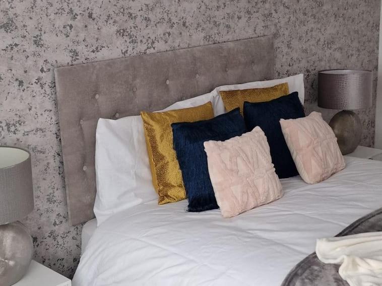 Shm Stays Leicester. Newly Renovated!! 15 Min Drive From City Centre, University. 9 Min Drive To Leicester City Stadium, 5 Min Drive To M1 & M69. 2 Min Walk To Bus Stop. エクステリア 写真