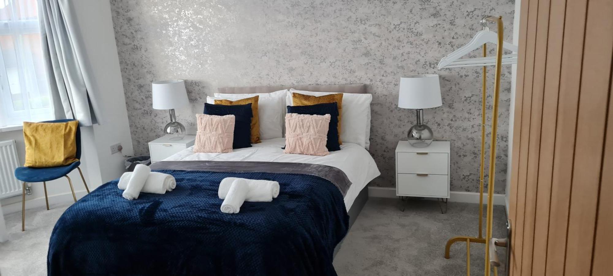Shm Stays Leicester. Newly Renovated!! 15 Min Drive From City Centre, University. 9 Min Drive To Leicester City Stadium, 5 Min Drive To M1 & M69. 2 Min Walk To Bus Stop. エクステリア 写真