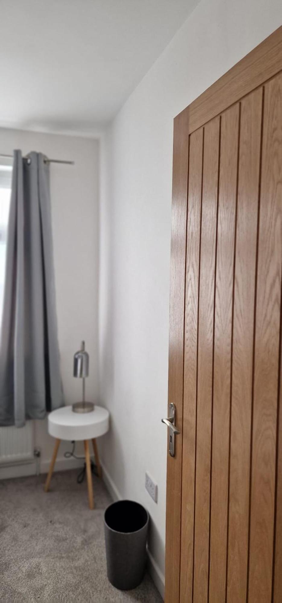 Shm Stays Leicester. Newly Renovated!! 15 Min Drive From City Centre, University. 9 Min Drive To Leicester City Stadium, 5 Min Drive To M1 & M69. 2 Min Walk To Bus Stop. エクステリア 写真